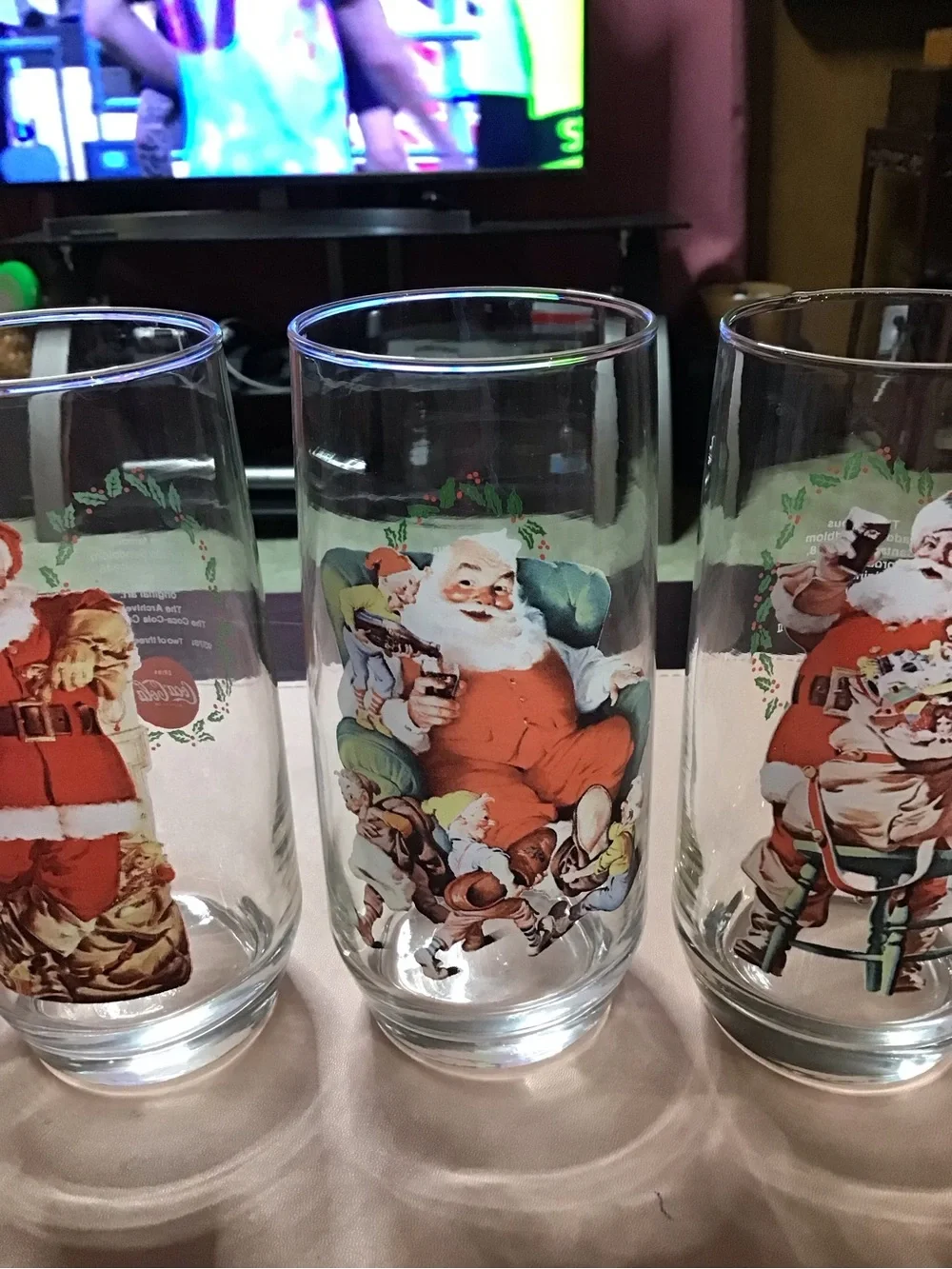 4 Vintage Coca-Cola Santa Christmas Glasses Set Collectable Glassware Coke